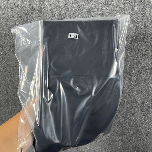 Lululemon Mid Rise Black Leggings Womens Size 4 #1222 - Picture 8 of 8